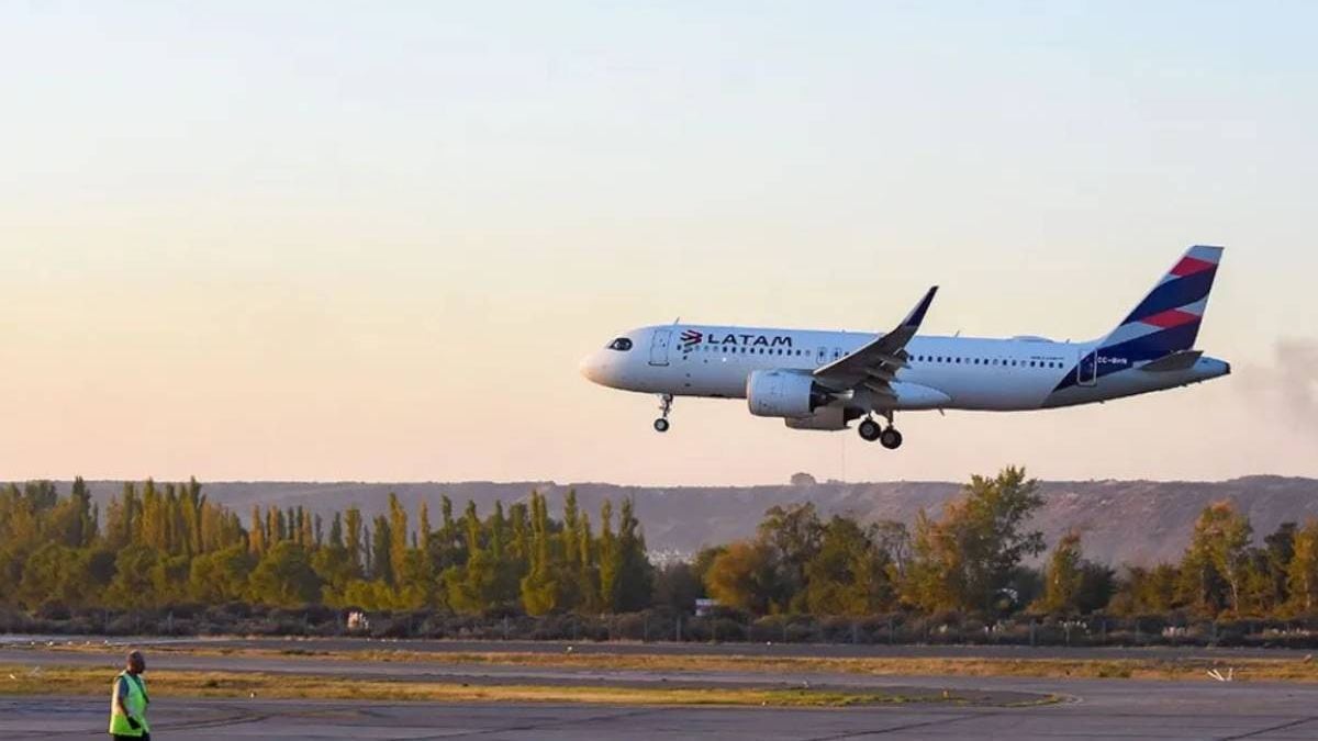 Se corta el vuelo directo entre Neuquén y Santiago de Chile: qué pasó y qué opciones quedan