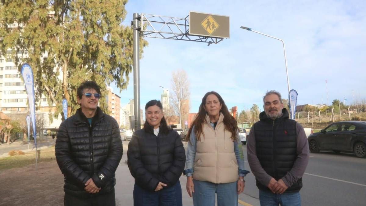 Neuquén puso en marcha la primera calle con semáforos adaptativos y ya piensa en ampliar la red