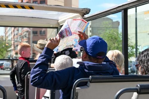 Neuquén mueve turistas en colectivo sin pagar un peso: cómo subirse a los buses y minibuses gratuitos