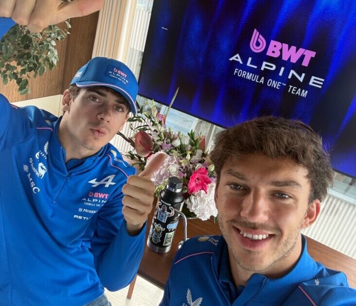 Gasly se abraza con Colapinto y mira a Monza con el recuerdo de su única victoria bajo el brazo