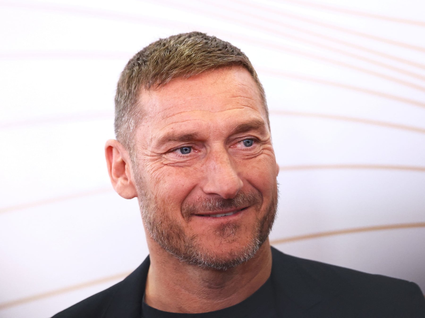 Totti cambia la camiseta por la carpeta: ahora asesora a un club de básquet en Roma