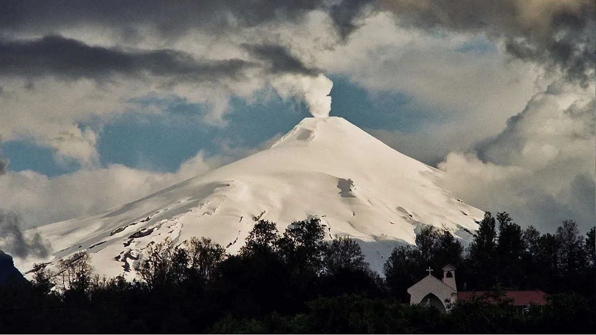 Volcán Villarrica en alerta amarilla: lo que hay que saber si pensás viajar al sur neuquino