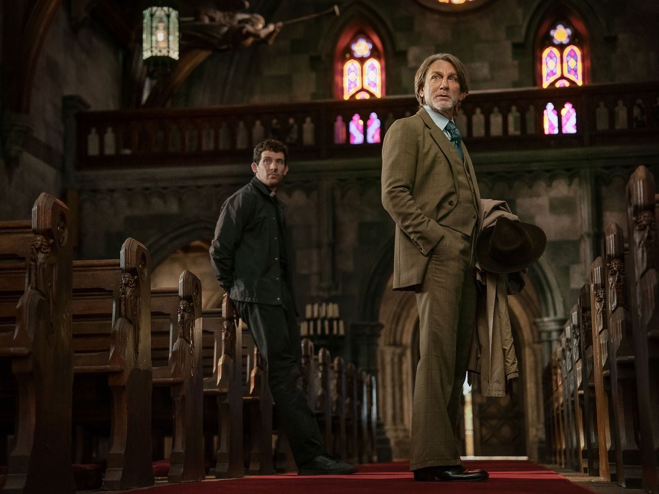 Morgan Spector se calza el saco de Langdon: arranca en Praga la nueva apuesta de Netflix por el universo Dan Brown
