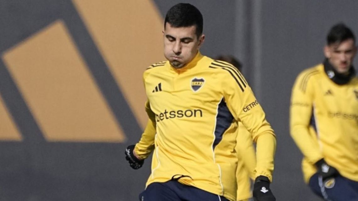 Battaglia volvió a tocar la pelota con el grupo en Ezeiza y se ilusiona Boca