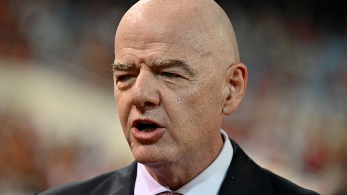 Francia le soltó la mano a Infantino y encendió la mecha dentro de la FIFA