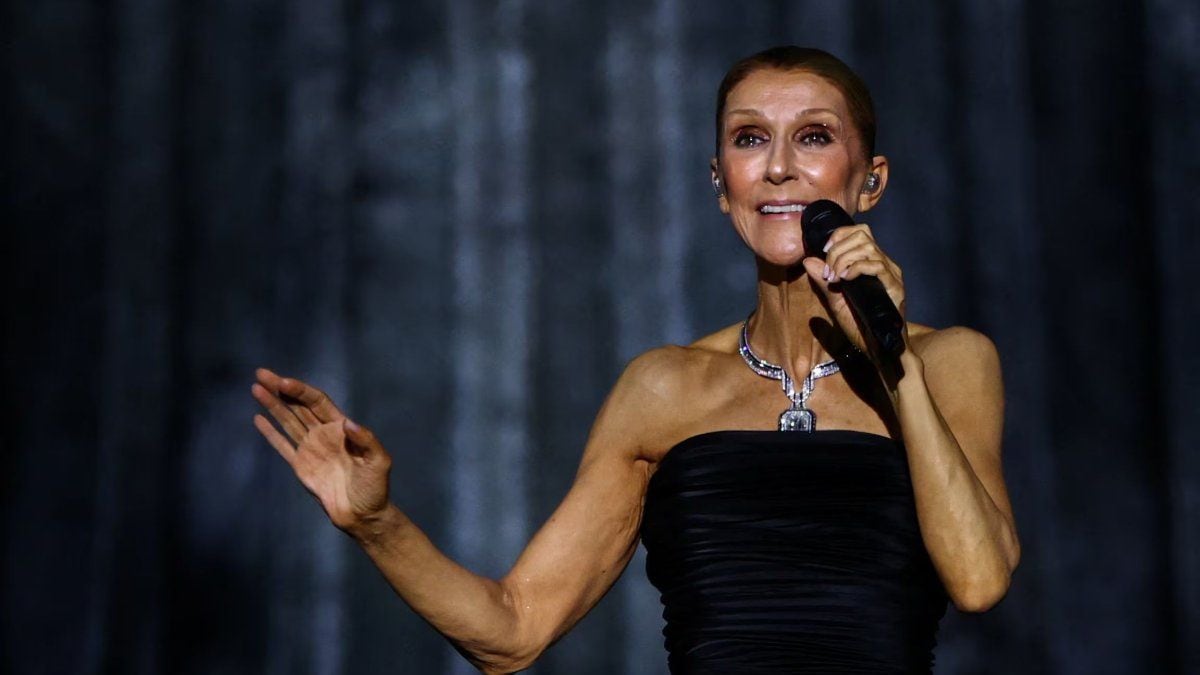 Celine Dion abrió en París la primera de 16 noches y la sala se le subió a los ojos antes del primer compás