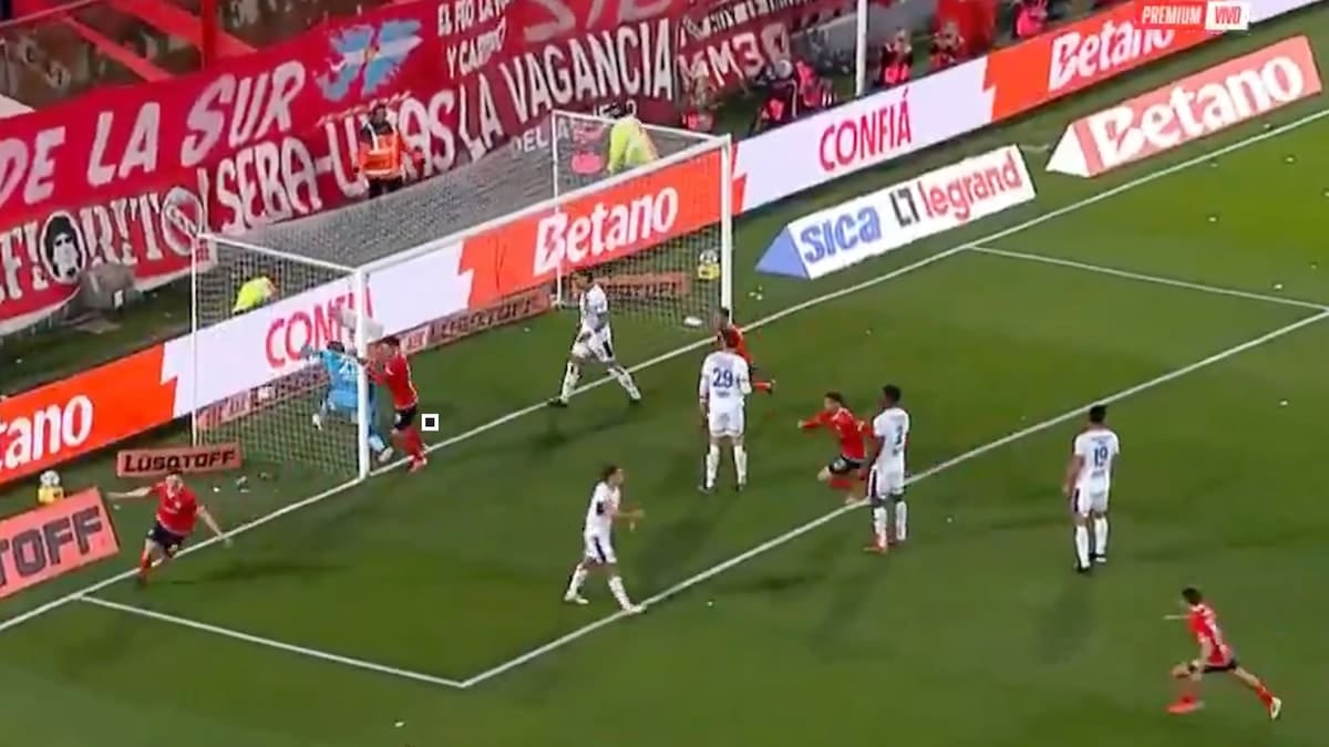 Arrayago, el pibe de 17 años que madrugó al Ciclón y le dio aire al Rojo en el Libertadores de América