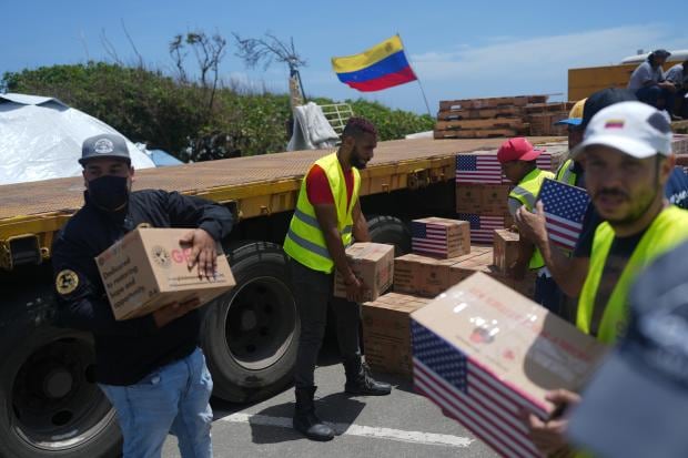 Un voluntario de Cruz Roja Neuquén cumplió el último deseo de un venezolano y partió luego hacia la zona del terremoto