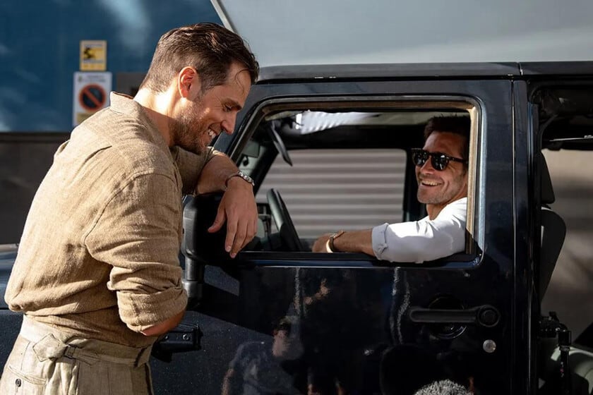 La nueva apuesta de Guy Ritchie: tiros, bugs y acantilados en el Atlántico