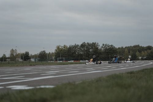 Saa se subió al karting, se anotó dos victories y ya tiene pasaje a Portugal