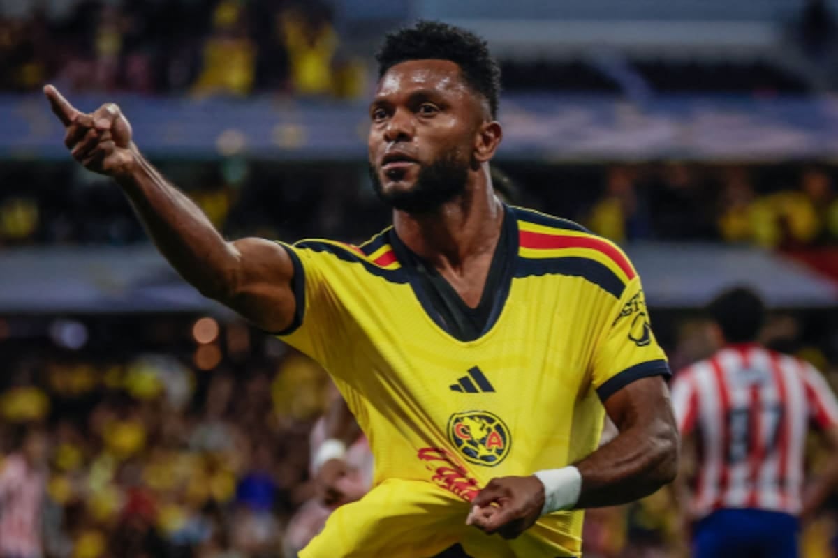 Borja se disfrazó de verdugo y le arruinó la fiesta al Chivas de Milito