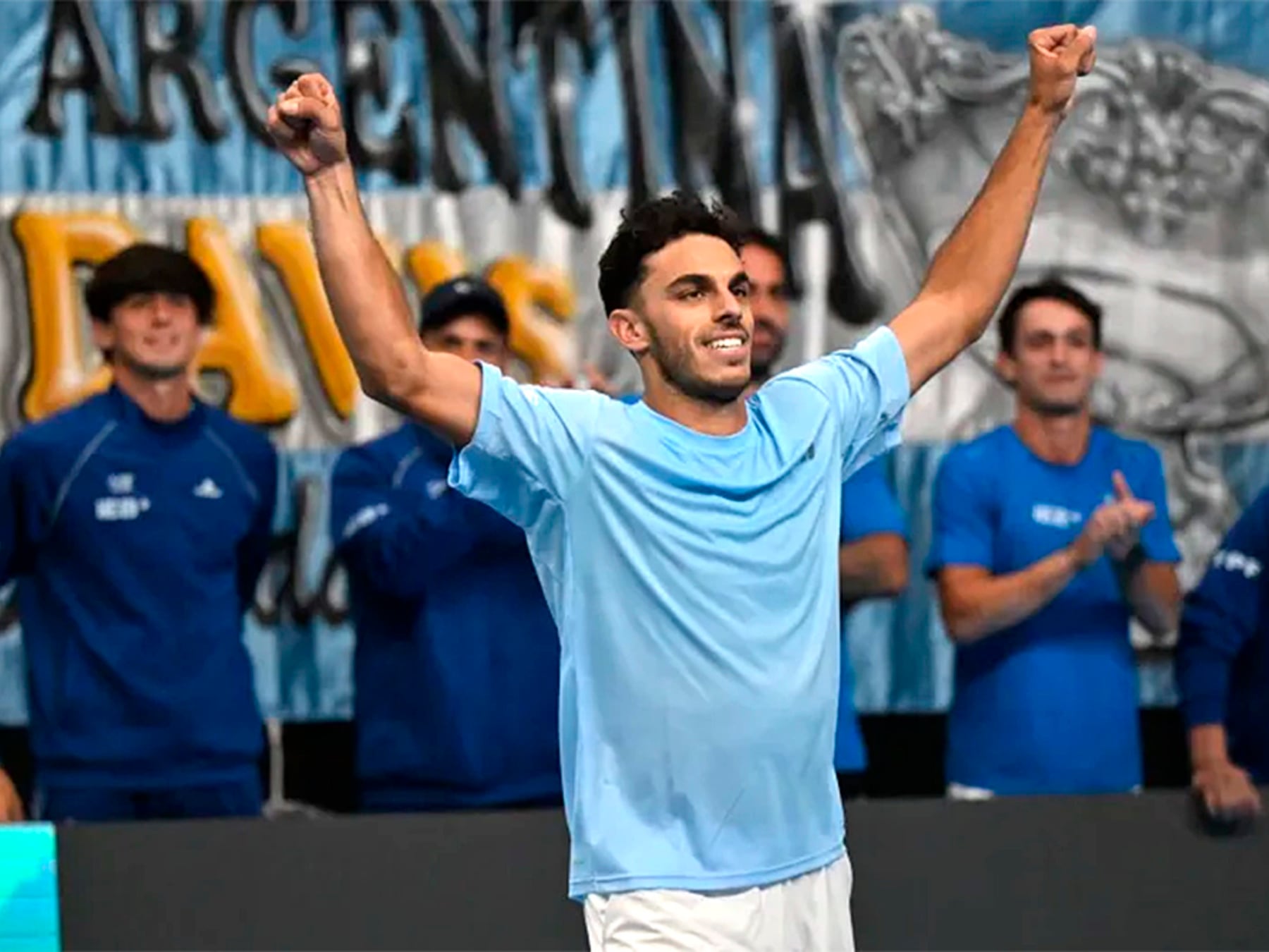 Cerúndolo selló el boleto con una paliza y Argentina respira en la Copa Davis