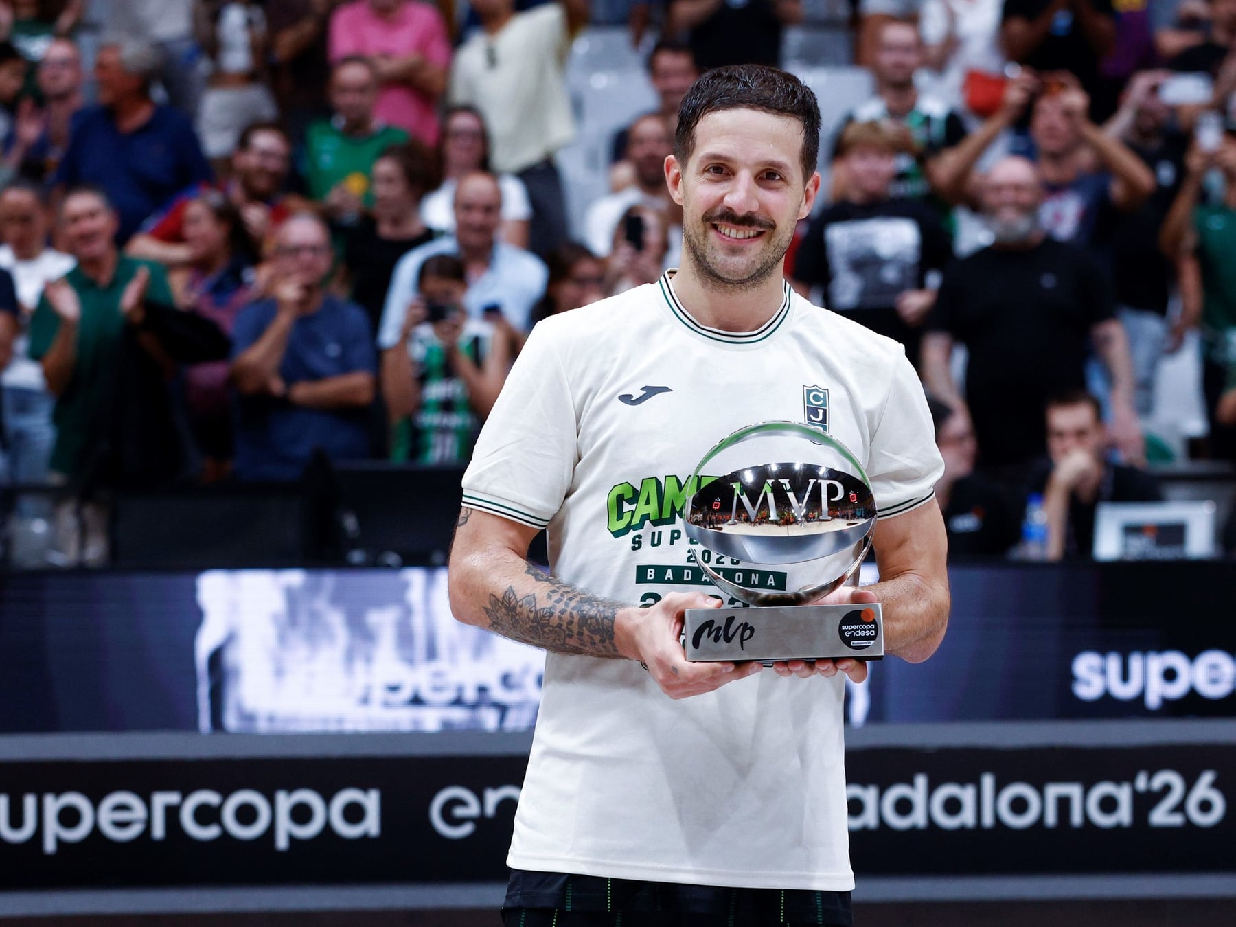 Laprovíttola volvió a la Penya y le pintó la cara al Barsa con nueve triples