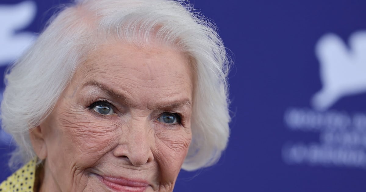 Caminar no alcanza: la rutina de fuerza que Ellen Burstyn defiende a los 93 años