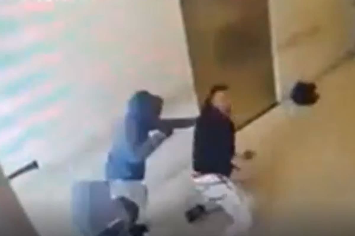Reducen a un ladrón que disparó dentro de un banco en Lomas del Mirador y dos cómplices logran escapar