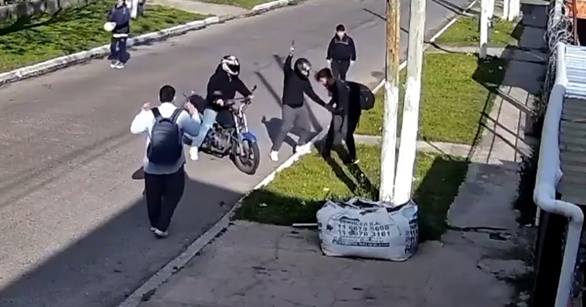 Asalto a adolescentes con autismo en González Catán: la Justicia actúa de oficio y busca a los dos motochorros