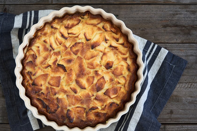 Una tarta de manzana que se hace en un rato y te llena la cocina de aroma