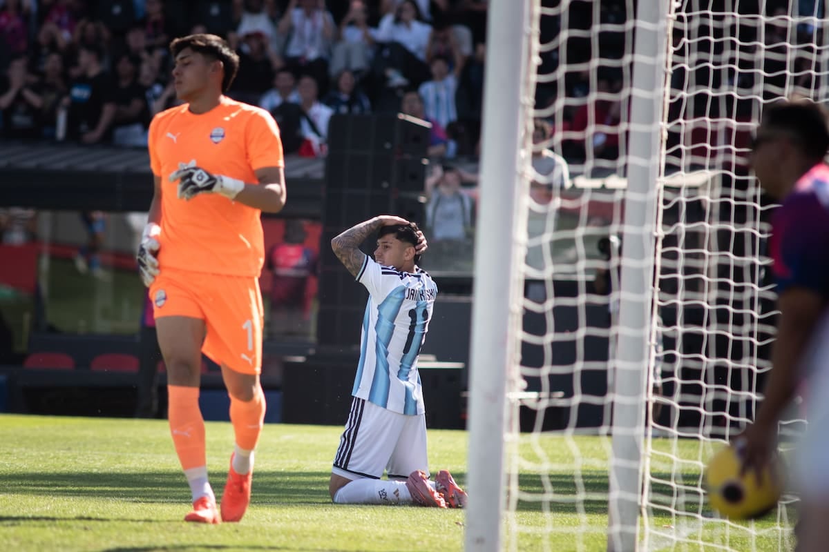 La Sub 19 se quedó en la puerta del oro y volvió a casa con la medalla de plata en el cuello