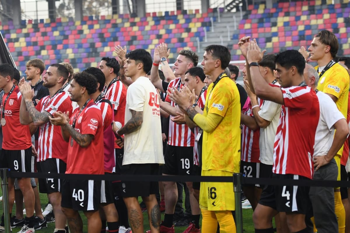 Central levantó la Copa entre silbidos, piñas y un final que dejó más que certezas