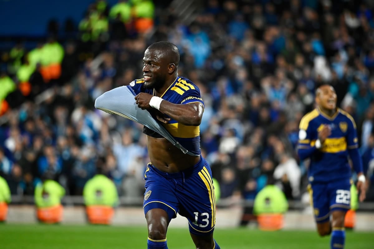 Valencia se sacó la pilcha y Boca bailó a Racing en Arroyito