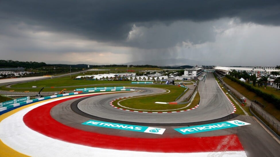 Russell se llevó la carrera en Bakú, Colapinto quedó afuera y la Fórmula 1 ya calienta motores para Sepang