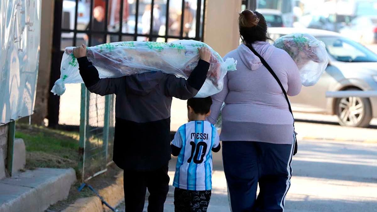 Dos sábados para recorrer el Mercado Concentrador del Neuquén con chivito y trucha en la lista de compras