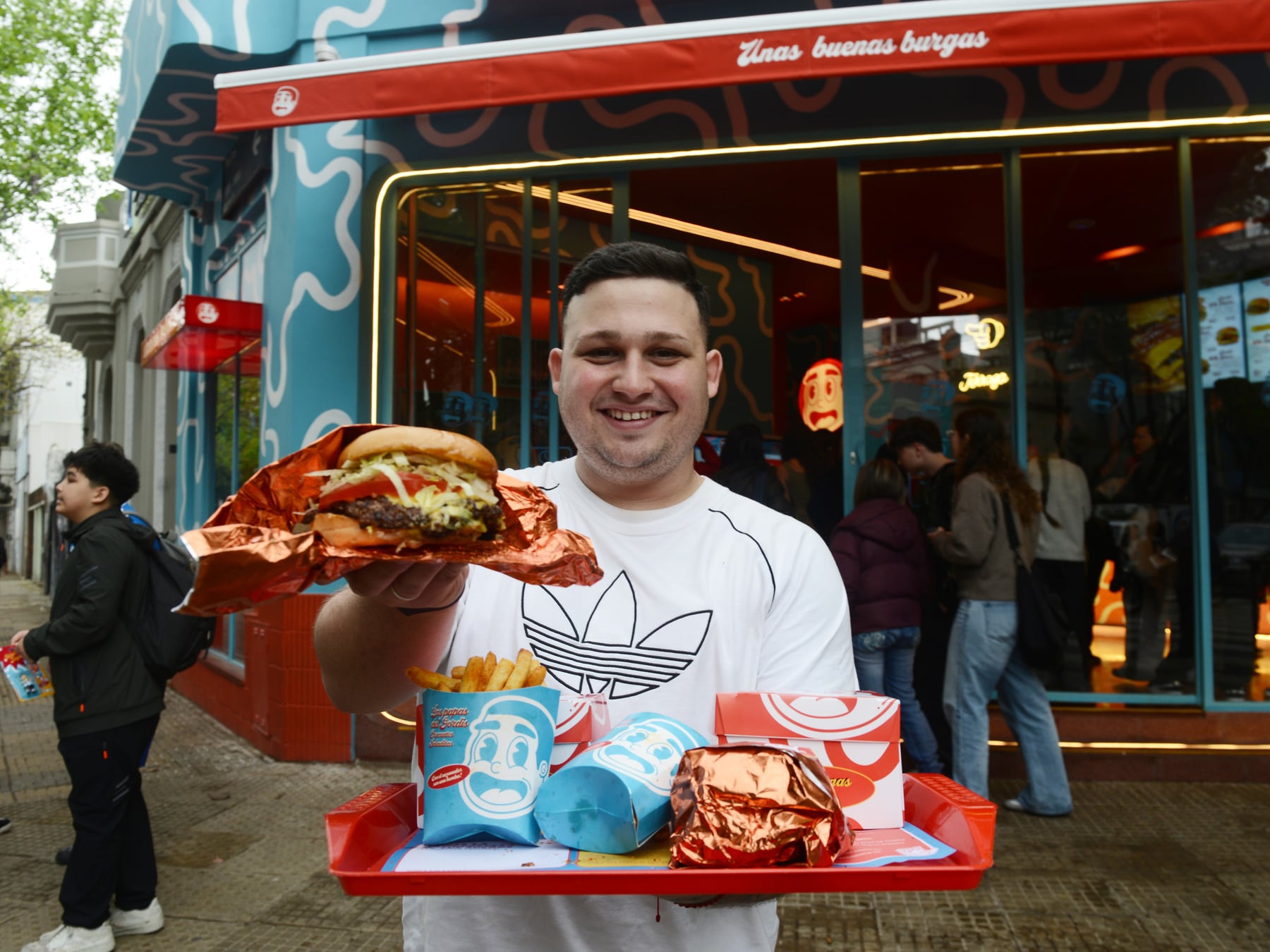 Gordis Burger aterriza en Palermo: la apuesta de El Gordis con smash burgers, pollo y una pantalla para pedir sin hacer fila