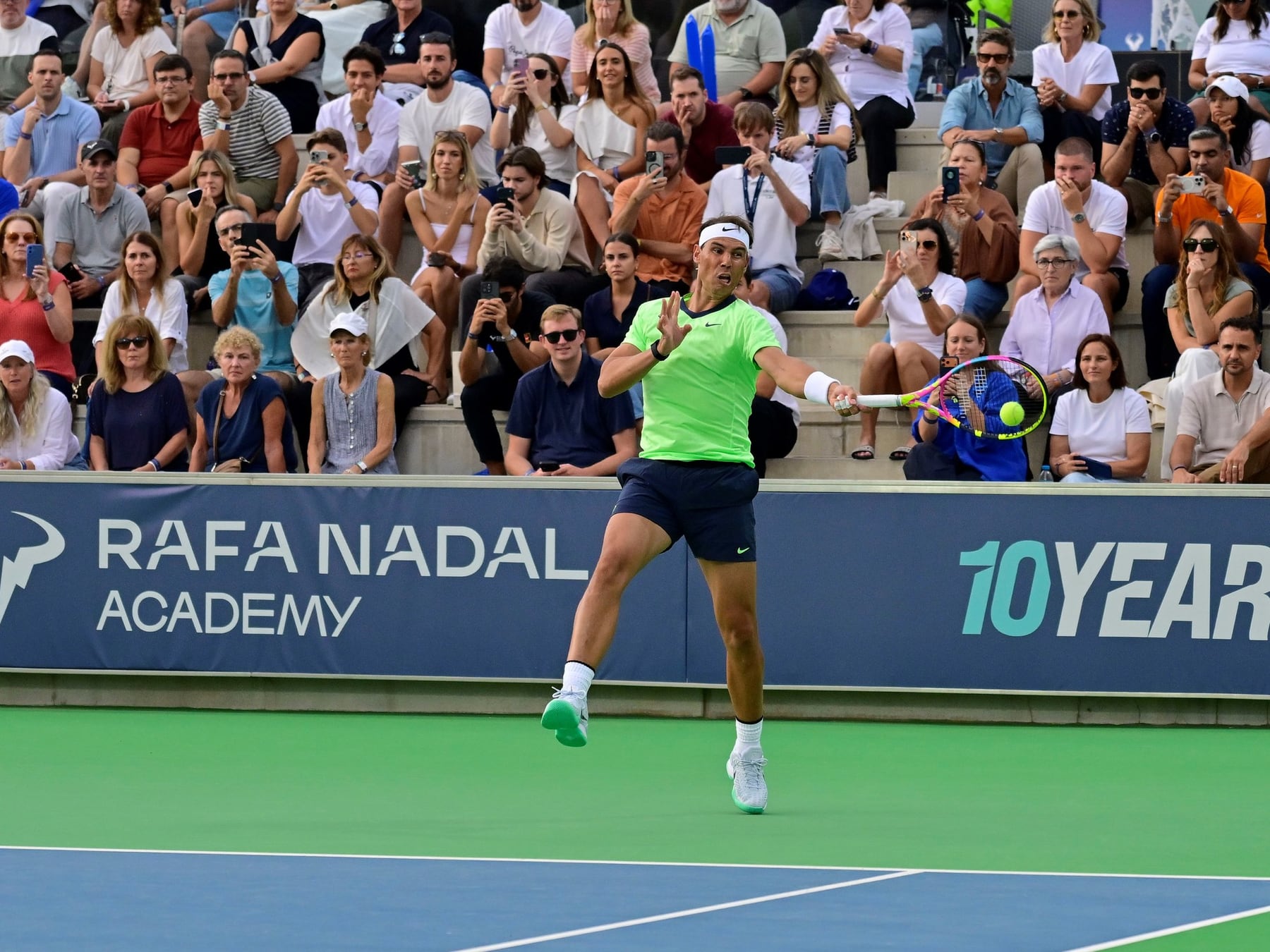 Nadal volvió a empuñar la raqueta y festejó a lo grande: 683 días después, ganó con Moyá y se rió de sí mismo