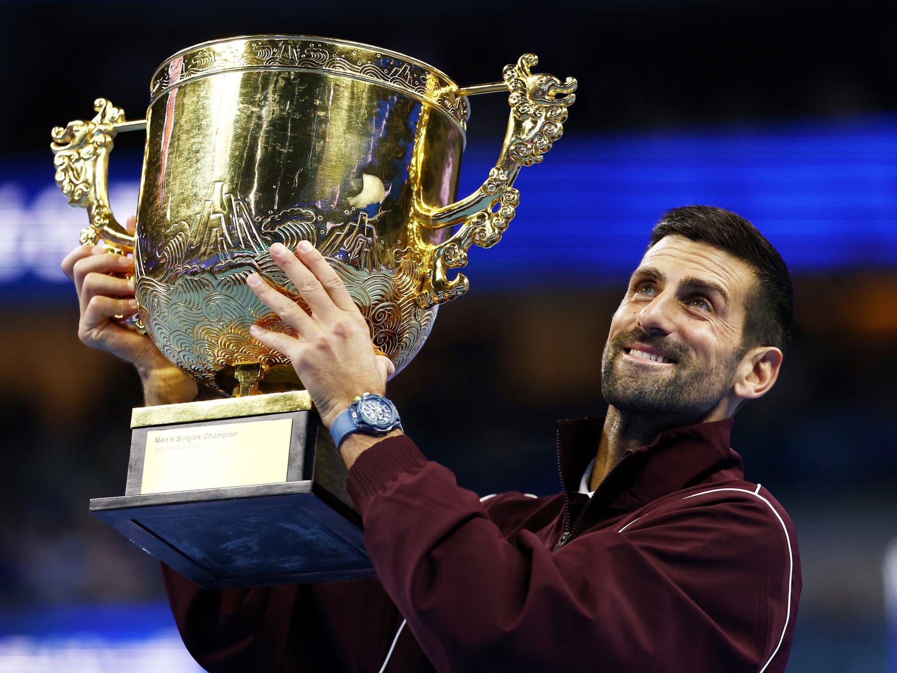 A un paso de Roger: Djokovic acaricia la cima eterna y vuelve a hacer historia en Asia