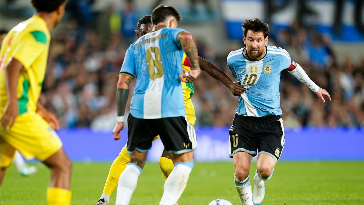 Otamendi y un centro de Messi: la Selección se sacó de encima a Benín en una noche de despedidas