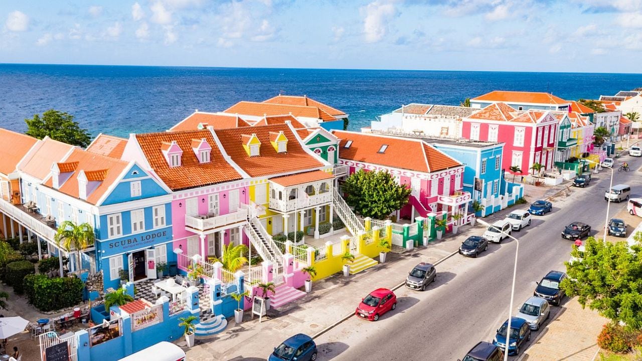 Curazao, una isla para perderse entre calas, buggies y un ferry que cruza el tiempo