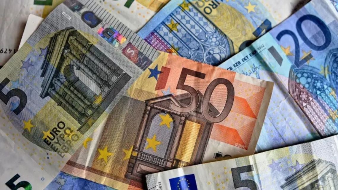 El euro blue cedió $6 en el cierre de la semana y se ubica por debajo del dólar en el mercado paralelo