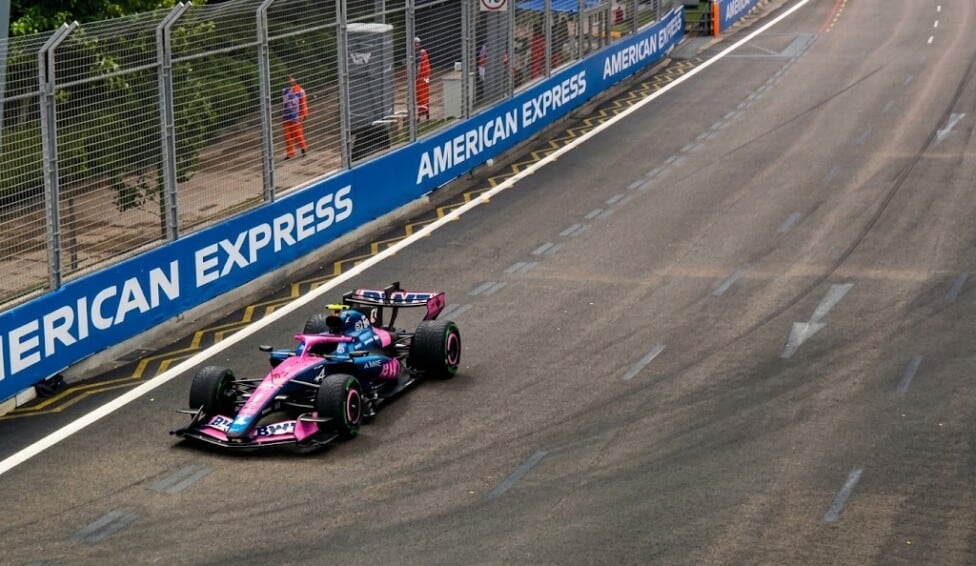 Verstappen se quedó con la Sprint en Singapur y Colapinto se bajó en la curva 14