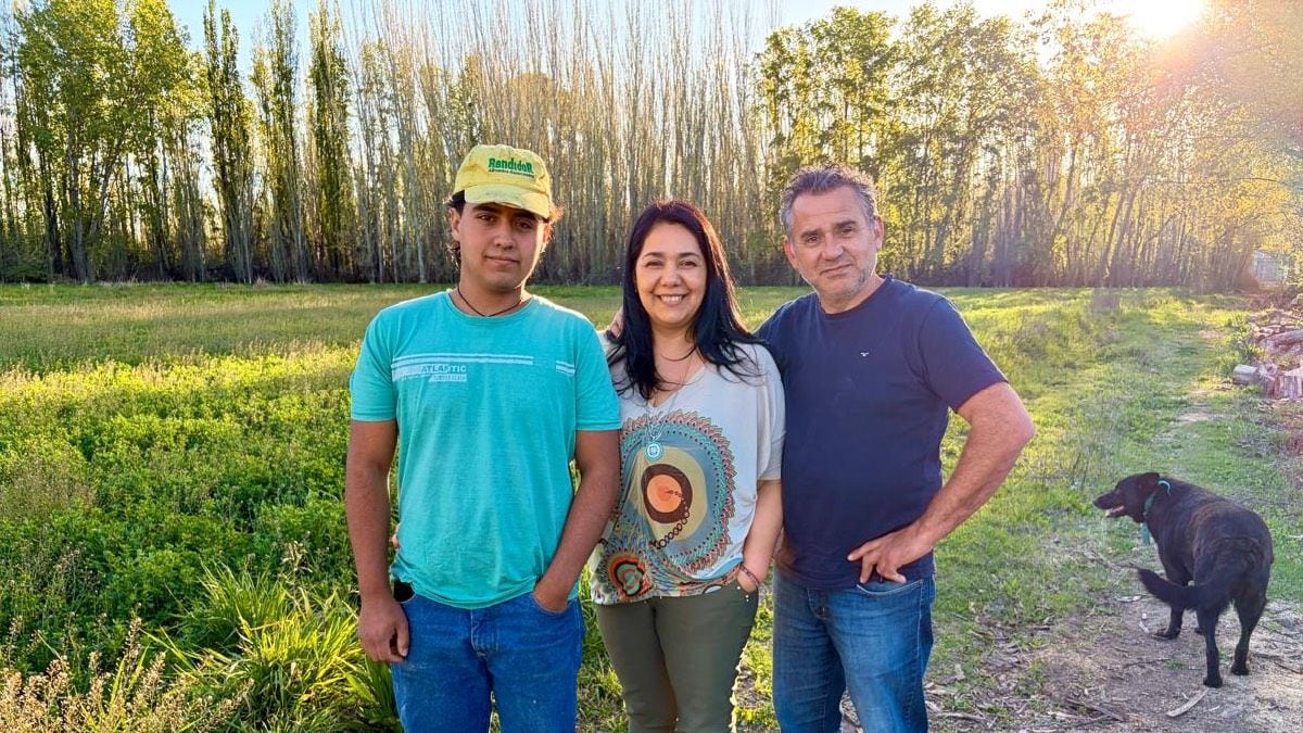 Una pareja, dos sueldos y una chacra que se sostiene a fuerza de trabajo asalariado