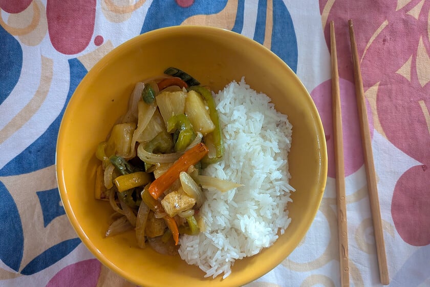 Tofu agridulce con piña: cómo llevar a tu mesa el clásico chino, sin carne y con todo el sabor