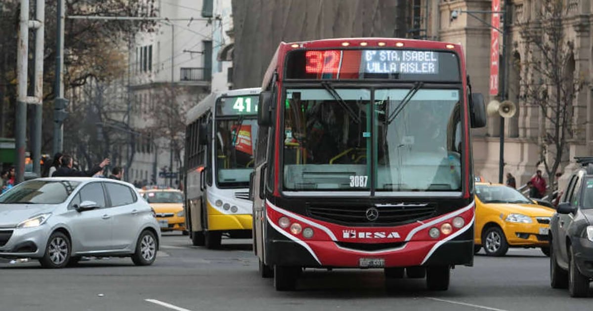 Cuatro veces más: cuánto cuesta subirse a un colectivo según la ciudad argentina en la que se vive
