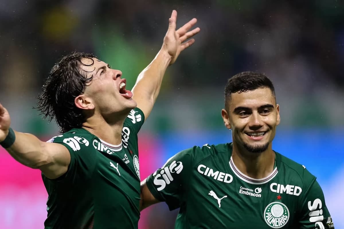 Palmeiras le dio una mano a Giay y dejó a Corinthians al borde del precipicio