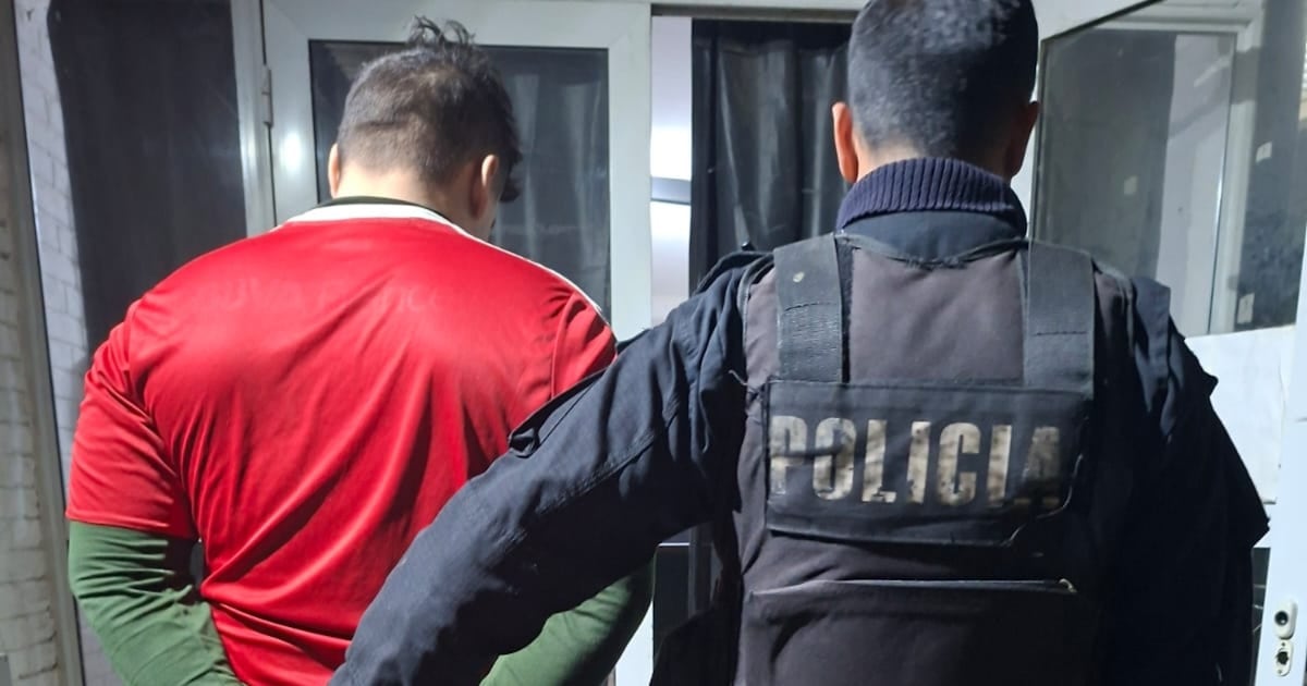 Detienen a un ex policía exonerado por narcotráfico como sospechoso del femicidio de una joven de 26 años en Rosario