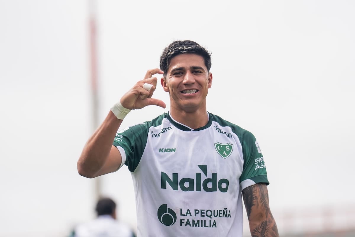 Marabel, el nueve de Sarmiento que se codea con la historia grande del Clausura