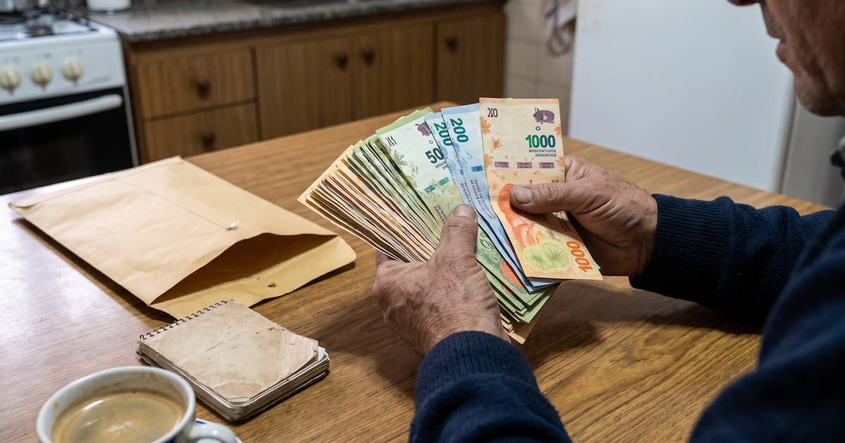 El crédito a las familias volvió a crecer en agosto y la irregularidad en los pagos completó 22 meses al alza