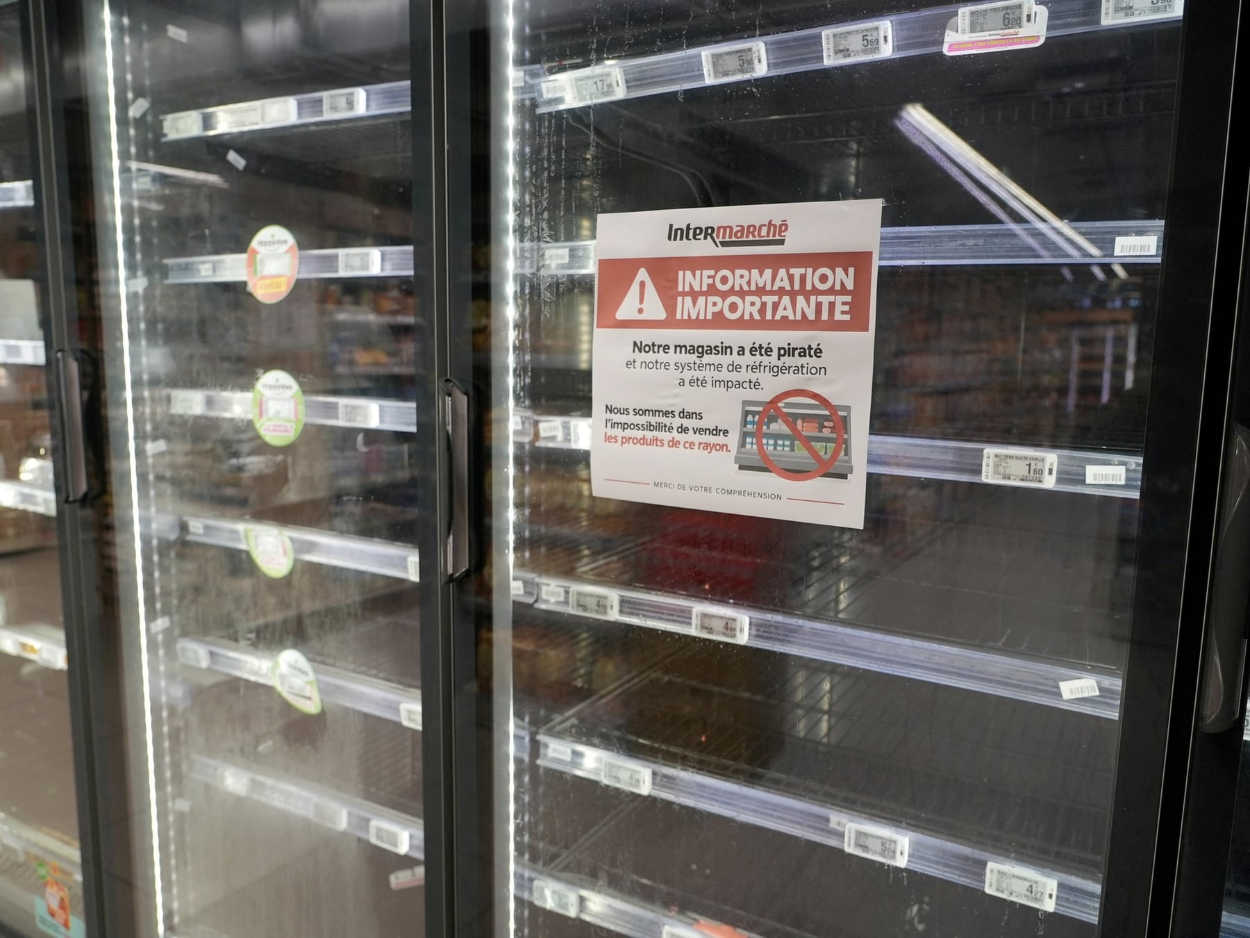 Francia: hackearon heladeras de supermercados, subieron la temperatura a 50 grados y se pudrió todo