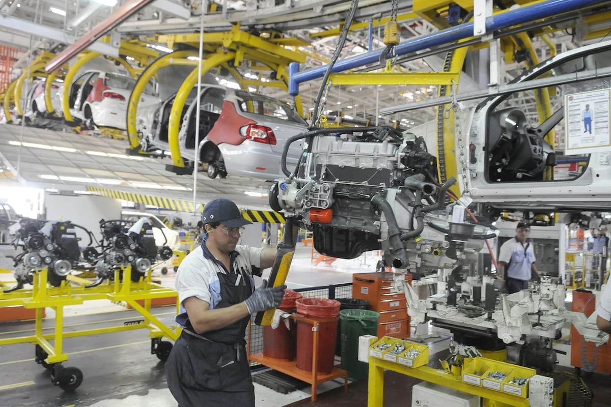 La industria argentina operó al 58,5% de su capacidad en agosto y quedó por debajo de la marca de 2025