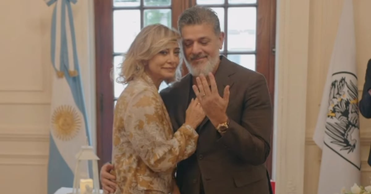 Andrea Ghidone y Pablo Otero dieron el sí civil en una mañana de arañas y chimenea, y ya cuentan los días para la fiesta grande