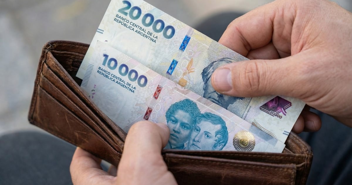 Siete de cada diez argentinos ve la economía en rojo y ya prepara el bolsillo para un semestre más difícil