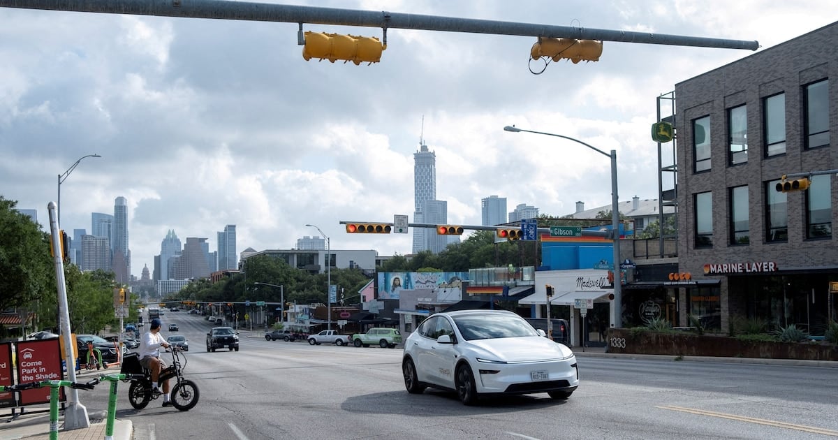 Robotaxis en Estados Unidos: la ley que no llega y el bardo federal que deja la calle en manos de cada intendente
