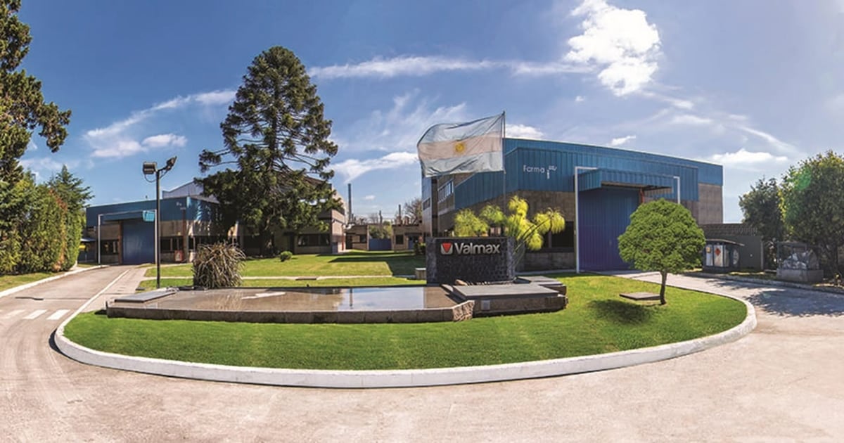 Laboratorio Valmax paraliza su planta en Ituzaingó, despide a la mitad de su personal y arrastra un pasivo de 156 millones de pesos en cheques rechazados