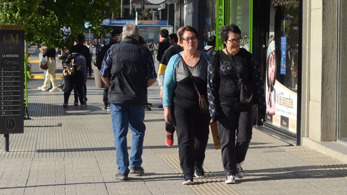 En Neuquén, el Día de la Madre se festejó con menos regalos y un ticket que se estiró hasta los 75.000 pesos