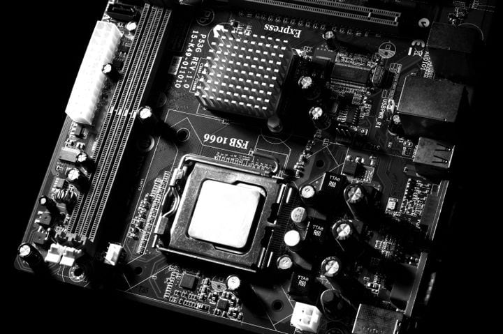 Placas con estética anime: GIGABYTE lleva el diseño a la mesa de armado