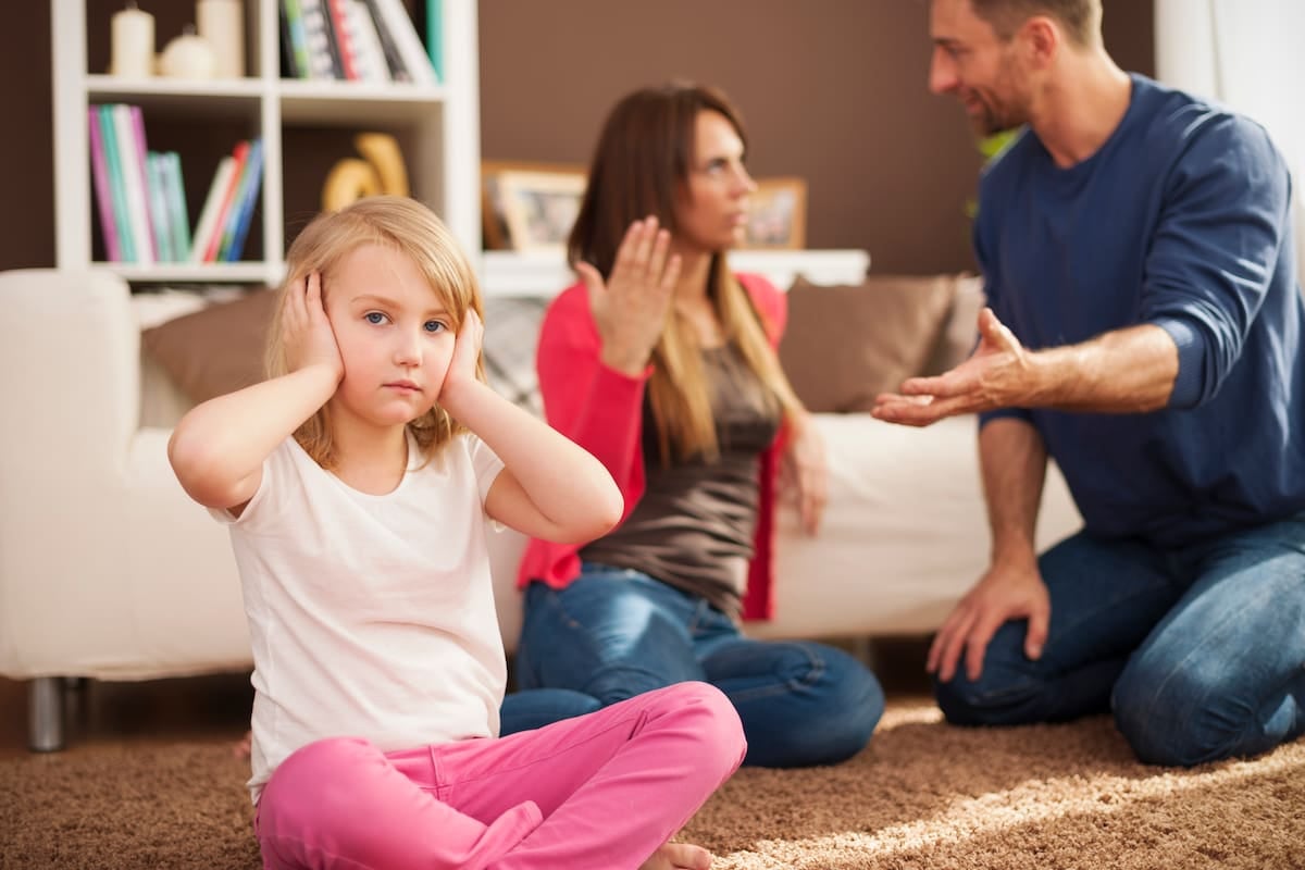 La hipervigilancia adulta: cuando la alerta de la infancia continúa activa