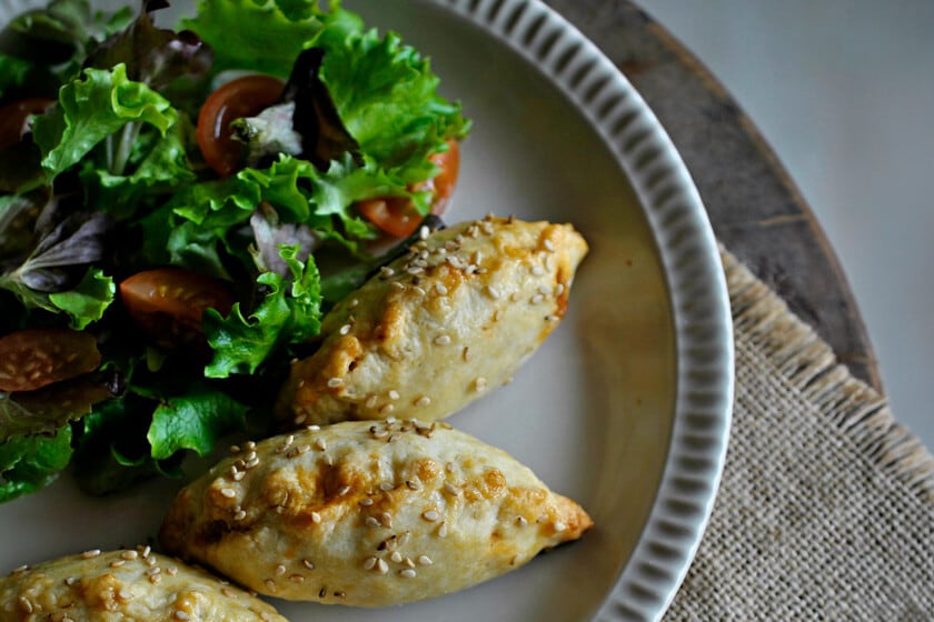 Empanadillas caseras de ternera y champiñones: la clave está en la masa y el reposo